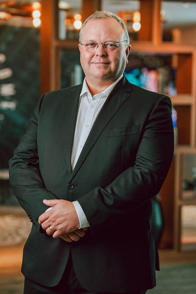 Corporate Headshots | Professional Photographer in Dubai Corporate Headshots | Professional Photographer in Dubai