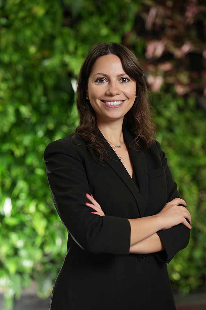 Corporate Headshots | Professional Photographer in Dubai Corporate Headshots | Professional Photographer in Dubai